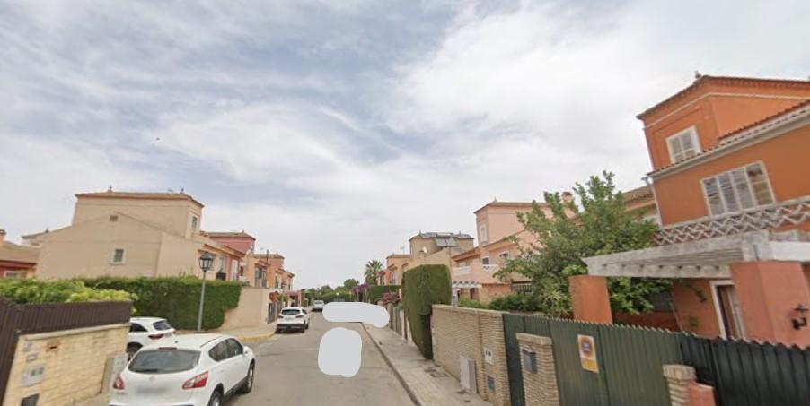 For sale of house in Gines