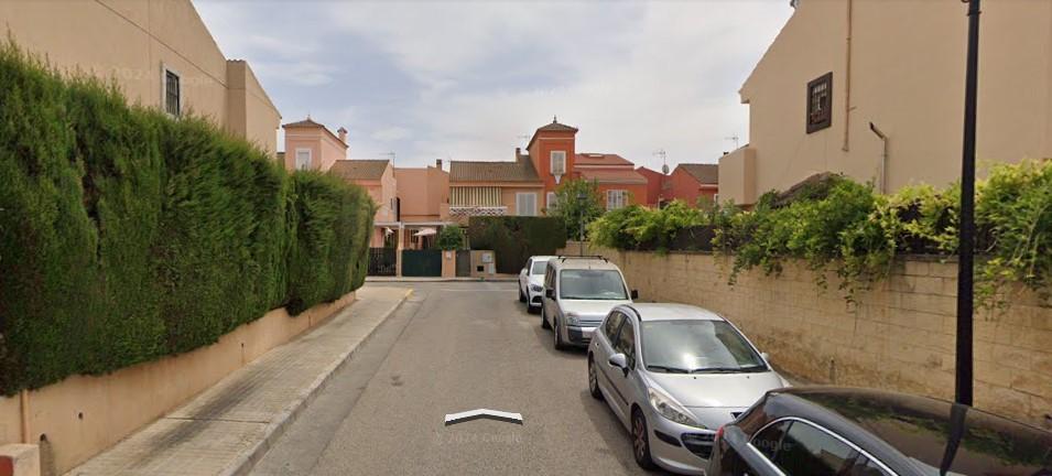 For sale of house in Gines