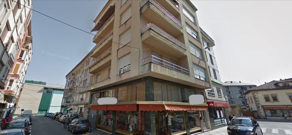 Venta de piso en Los Corrales de Buelna