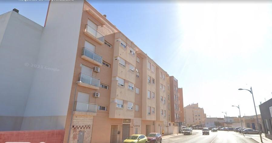 For sale of flat in Roquetas de Mar
