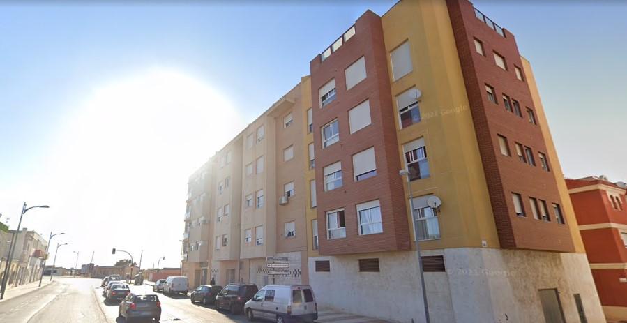 For sale of flat in Roquetas de Mar