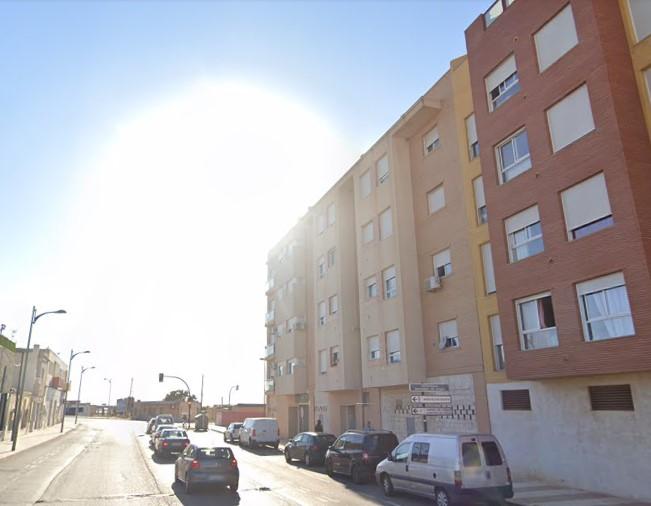 For sale of flat in Roquetas de Mar