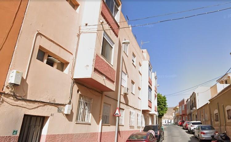 Venta de piso en Huércal de Almería