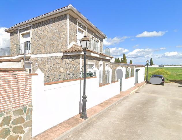 Venta de casa en Cazalegas