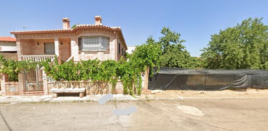 Venta de chalet en Navahermosa