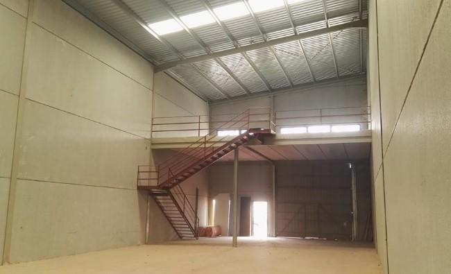 For sale of warehouse in Borox