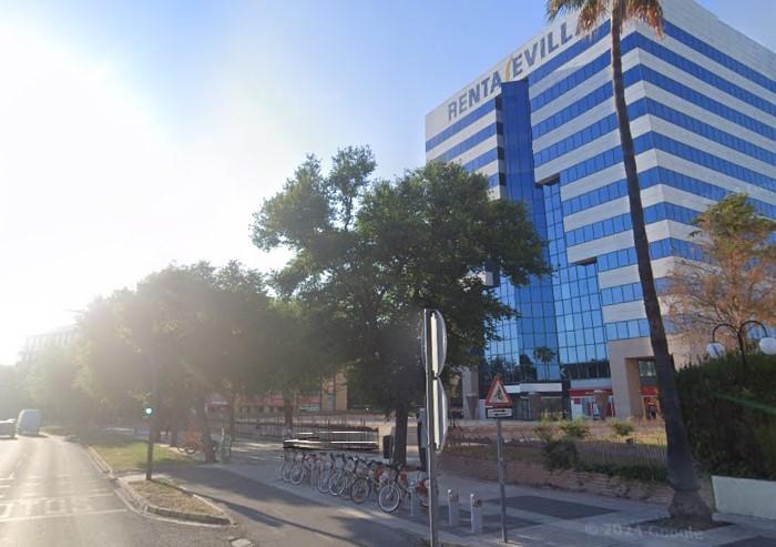 For sale of office in Sevilla