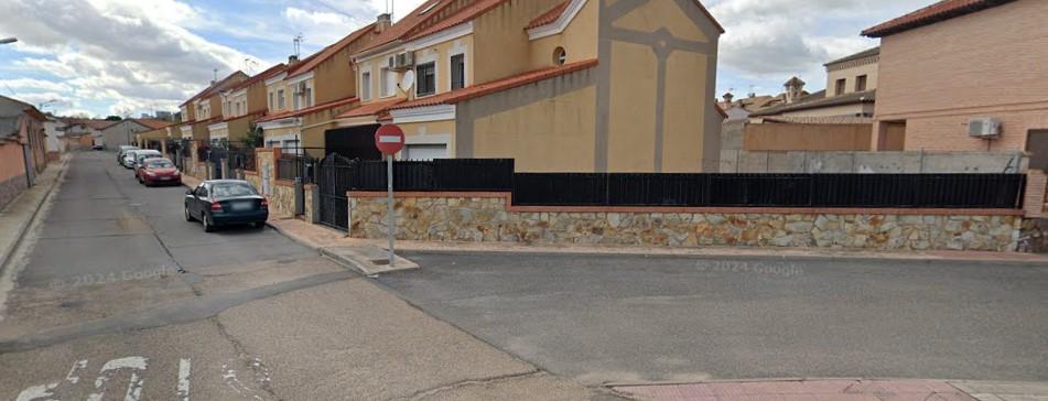 For sale of house in Albarreal de Tajo