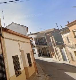 For sale of house in La Puebla de Almoradiel