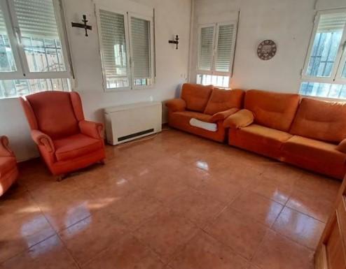 For sale of warehouse in Robledo
