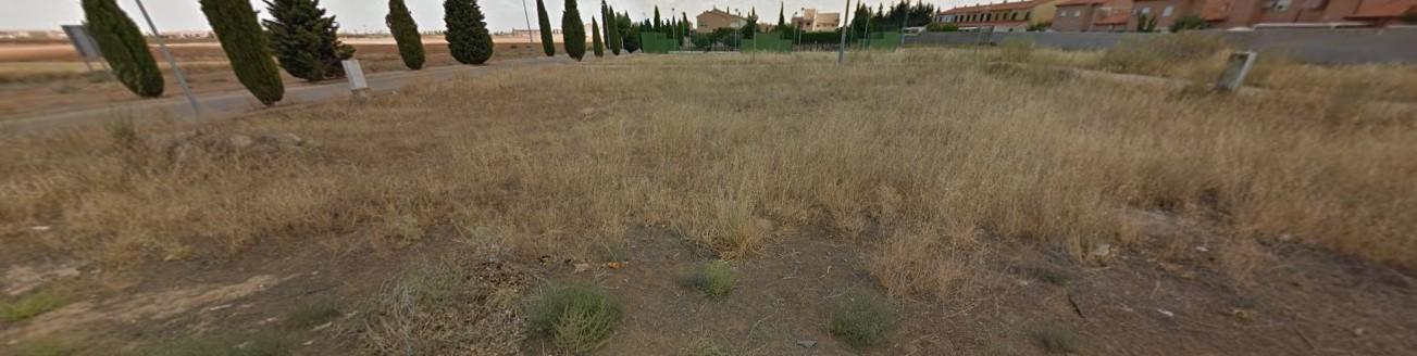 For sale of land in Nambroca