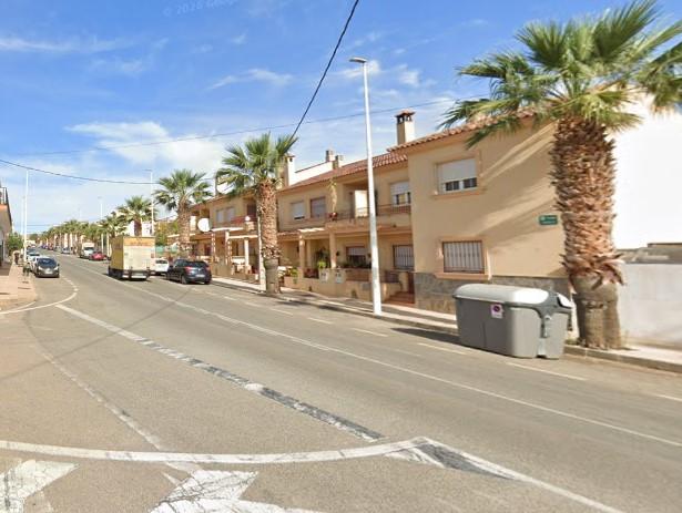 Venta de casa en Zurgena
