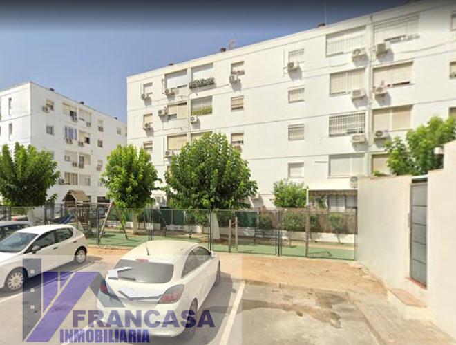 For sale of flat in Gines
