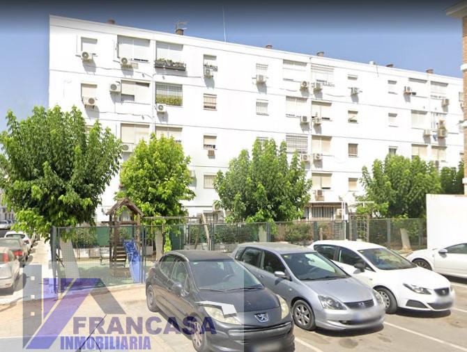 For sale of flat in Gines