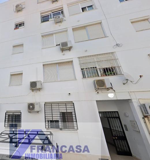 For sale of flat in Gines