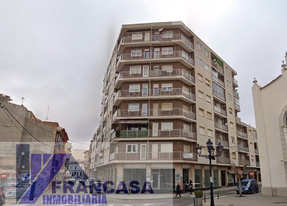 Piso en venta en CERCA DE LA PLAZA DE LA CONSTITUCIÃN, Villarrobledo