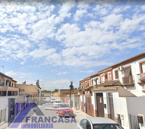 For sale of house in Pilas