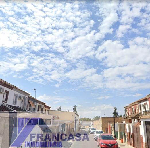 For sale of house in Pilas