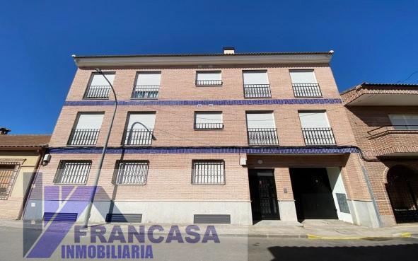 For sale of flat in Malpica de Tajo