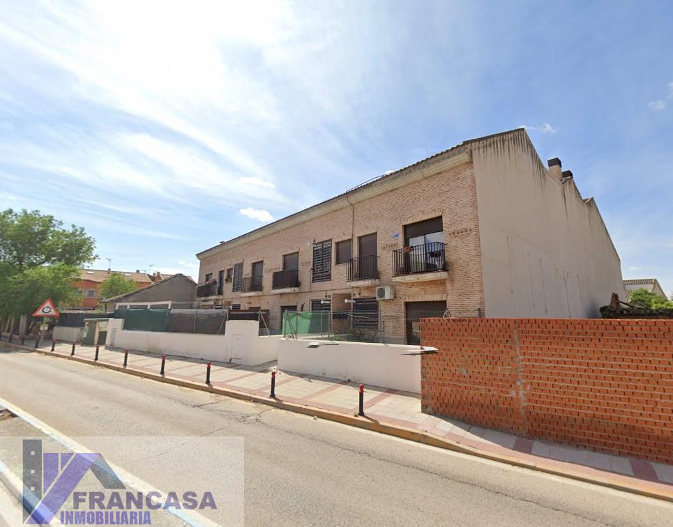 Venta de piso en Villaluenga de la Sagra