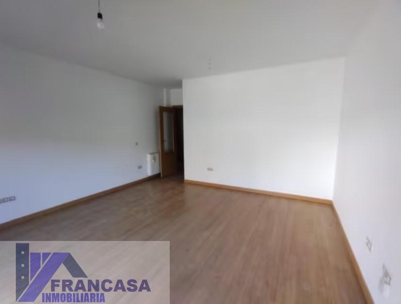 Venta de piso en Villaluenga de la Sagra