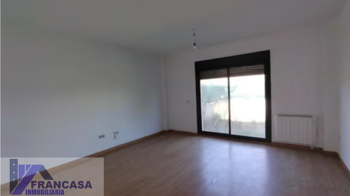 Venta de piso en Villaluenga de la Sagra