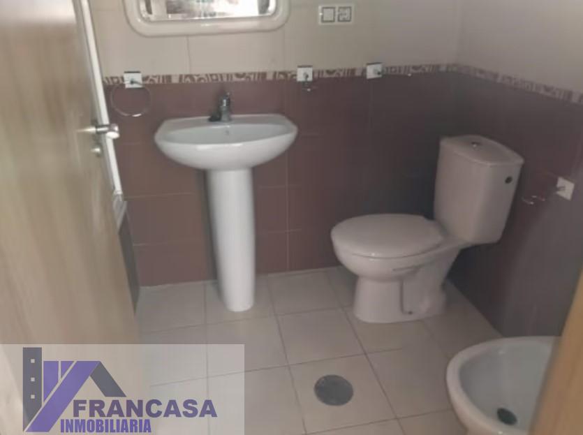 Venta de piso en Villaluenga de la Sagra