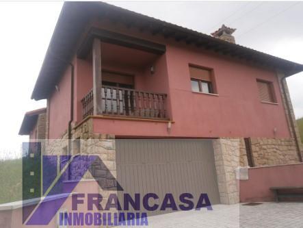 Venta de casa en Villaviciosa