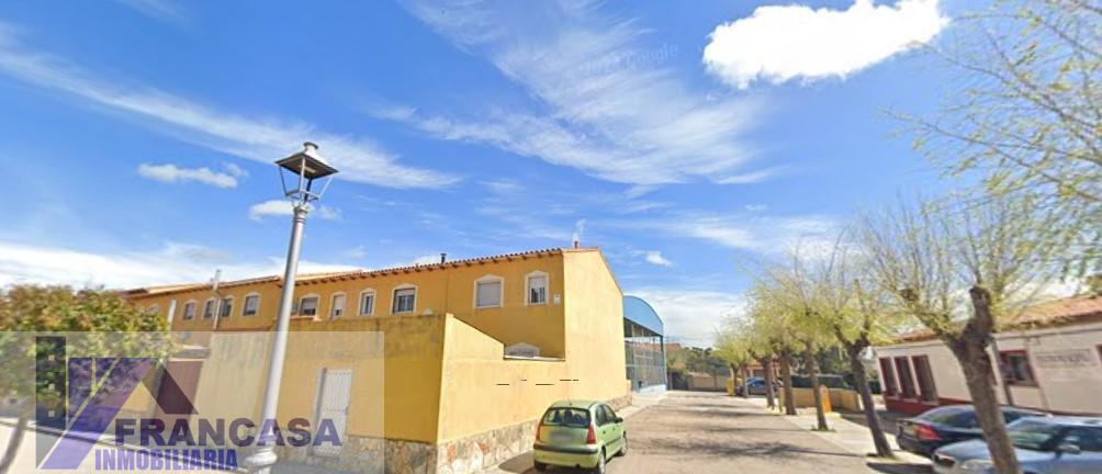 For sale of house in San Román de los Montes