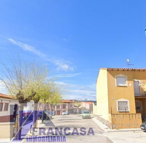 For sale of house in San Román de los Montes