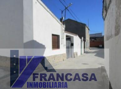 For sale of house in Gamonal