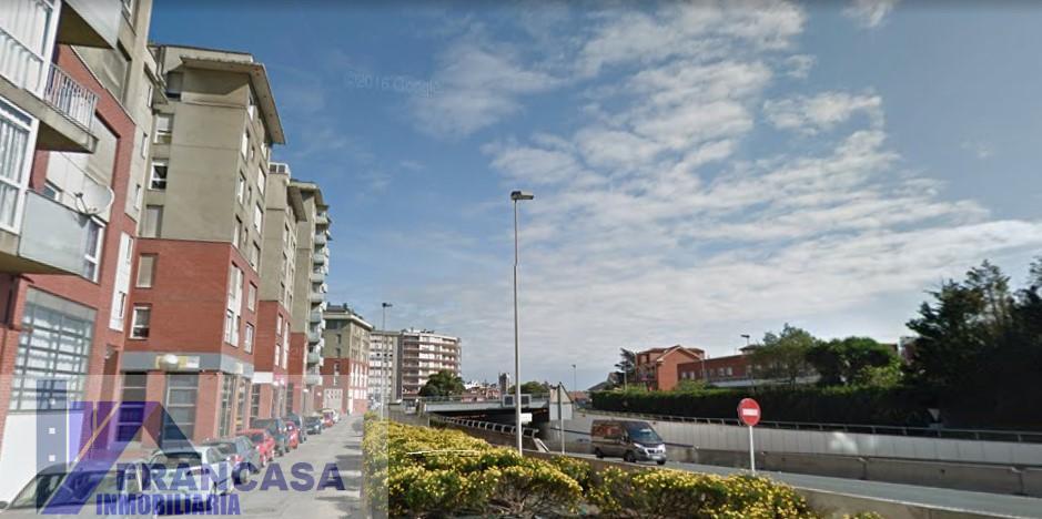 For sale of flat in Maliaño