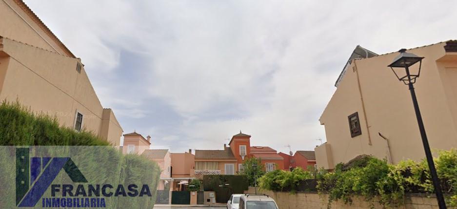 For sale of house in Gines