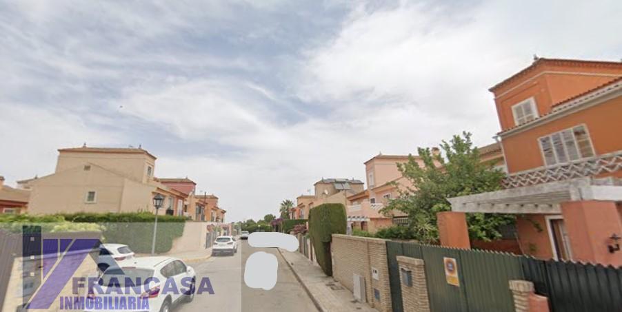 For sale of house in Gines