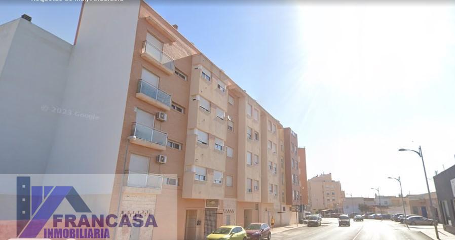 For sale of flat in Roquetas de Mar