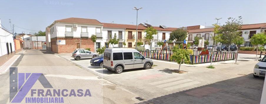 For sale of house in Fuente Palmera