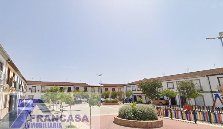 For sale of house in Fuente Palmera