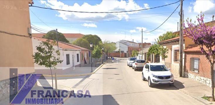 For sale of house in Cazalegas