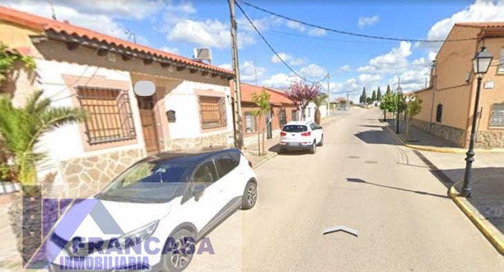 For sale of house in Cazalegas