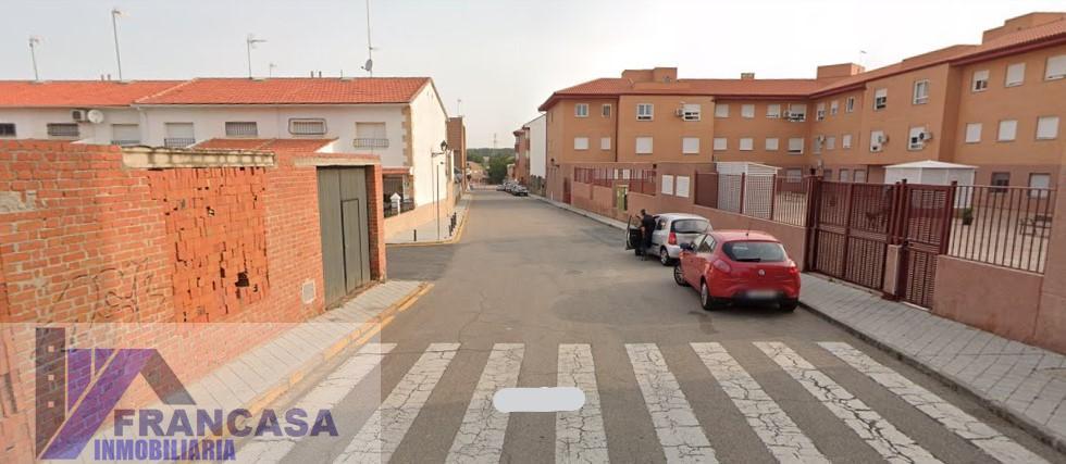 For sale of flat in Yuncler