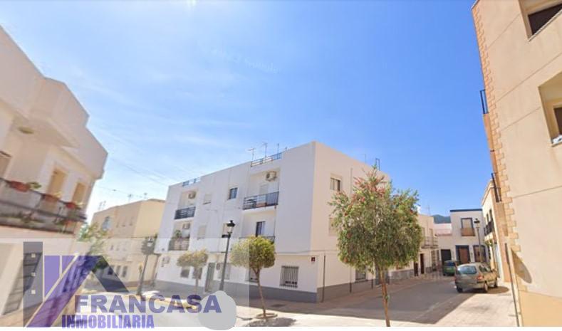 For sale of flat in Dalías