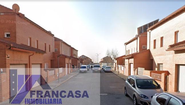 For sale of house in Chozas de Canales