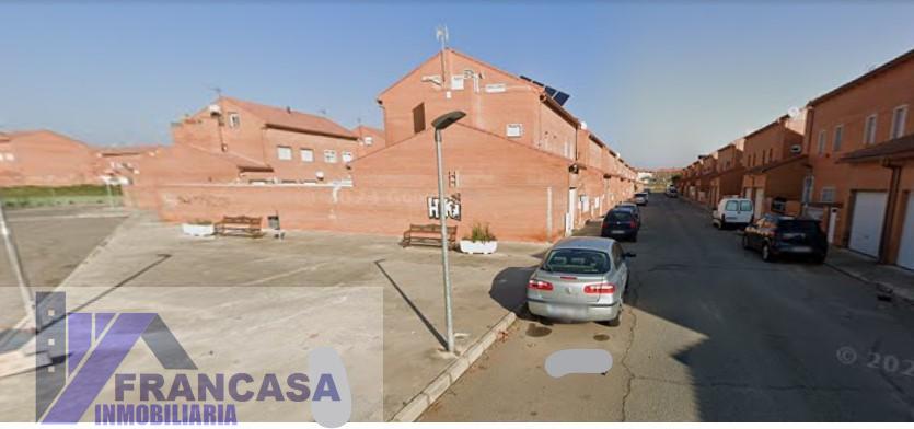 For sale of house in Chozas de Canales