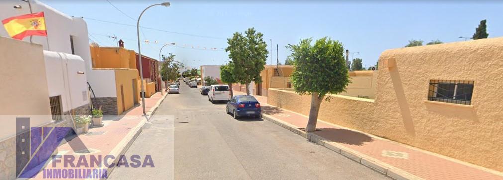 For sale of house in Roquetas de Mar