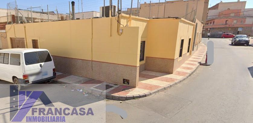 For sale of house in Roquetas de Mar