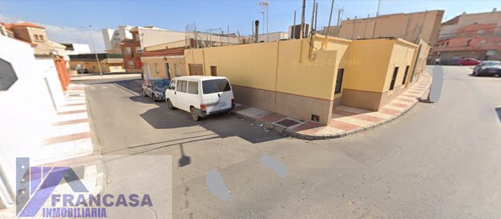 For sale of house in Roquetas de Mar