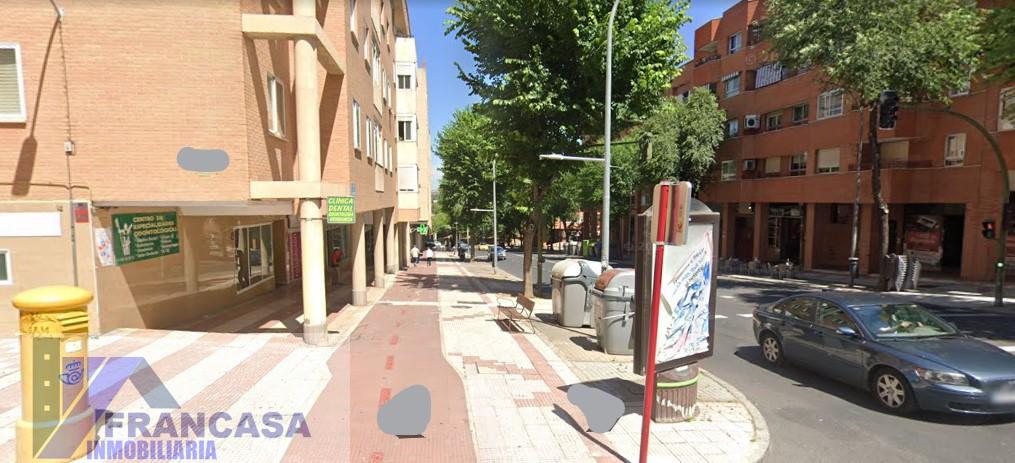 For sale of commercial in Guadalajara