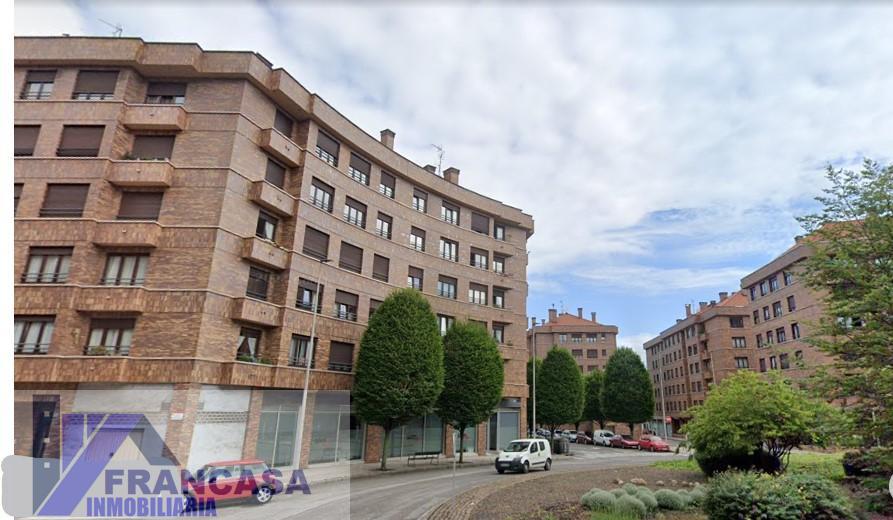 For sale of commercial in Gijón