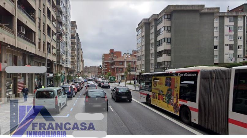 For sale of commercial in Gijón