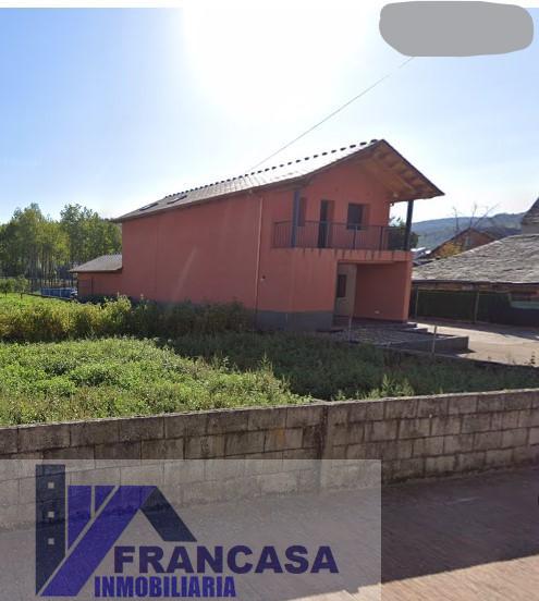 Venta de chalet en Vega de Espinareda